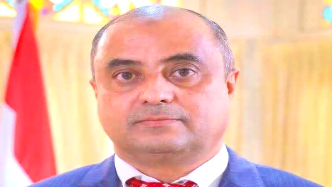 العليمي يعيّن سالم بن بريك رئيساً لمجلس الوزراء
